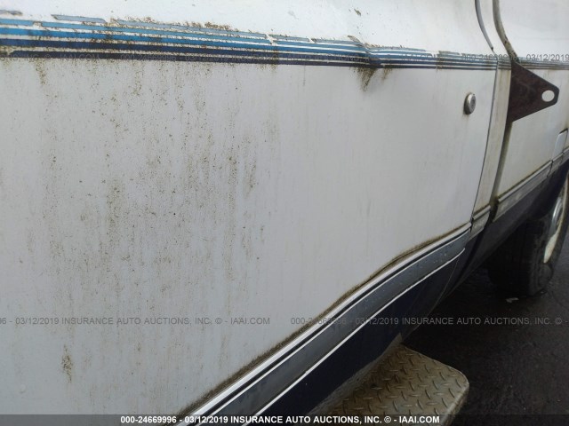 1GCGC24W6GJ106523 - 1986 CHEVROLET C20 WHITE photo 6