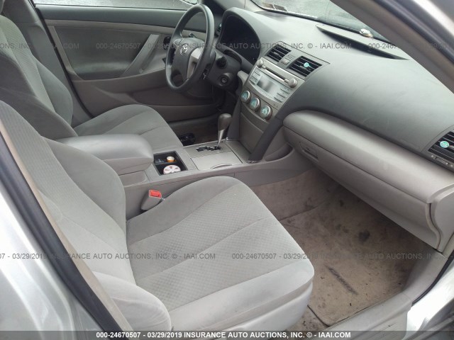 4T1BE46K39U401392 - 2009 TOYOTA CAMRY SE/LE/XLE 银色 照片 5