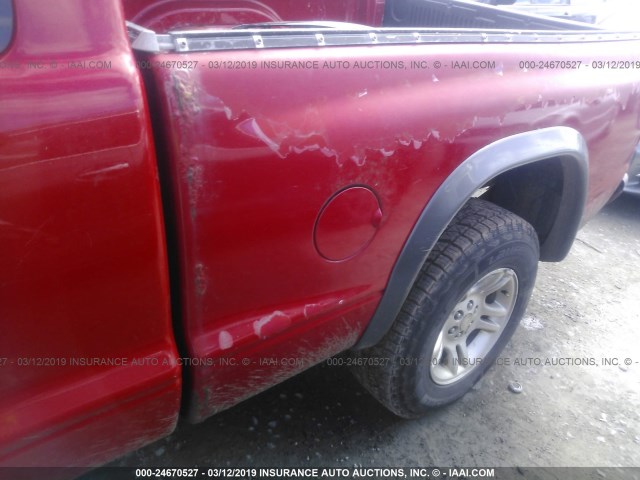 1B7GG12X02S604679 - 2002 DODGE DAKOTA SXT RED photo 6