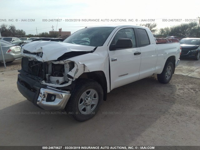 5TFUW5F14GX560733 - 2016 TOYOTA TUNDRA DOUBLE CAB SR/SR5 WHITE photo 2