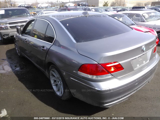 WBAHN83587DT74642 - 2007 BMW 750 GRAY photo 3