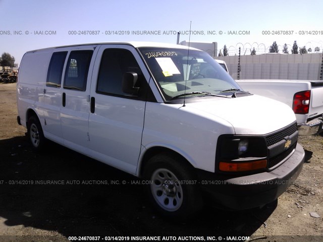 1GCSHAF47B1178857 - 2011 CHEVROLET EXPRESS G1500  WHITE photo 1