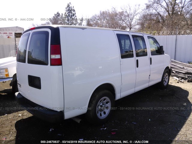 1GCSHAF47B1178857 - 2011 CHEVROLET EXPRESS G1500  WHITE photo 4