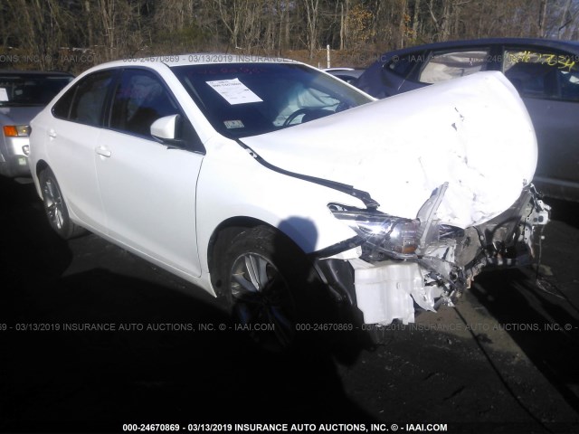 4T1BF1FK4FU959677 - 2015 TOYOTA CAMRY LE/XLE/SE/XSE 白色 照片 1