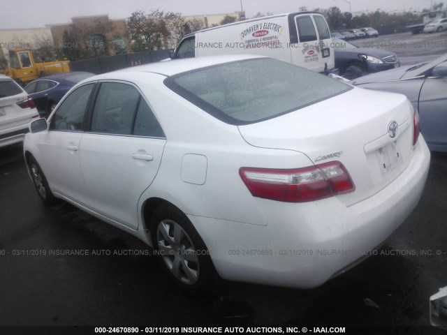 4T4BE46K58R039683 - 2008 TOYOTA CAMRY CE/LE/XLE/SE WHITE photo 3