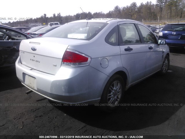 1FAHP35NX8W230681 - 2008 FORD FOCUS SE/SEL/SES SILVER photo 4