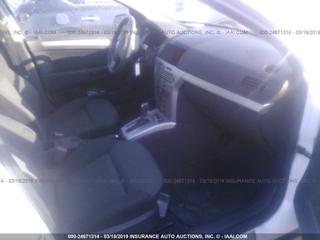 W08AT671285077392 - 2008 SATURN ASTRA XR WHITE photo 5