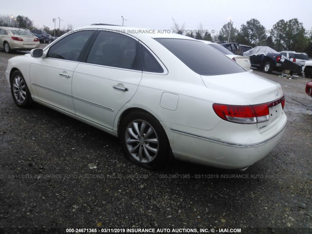 KMHFC46F36A131247 - 2006 HYUNDAI AZERA SE/LIMITED WHITE photo 3