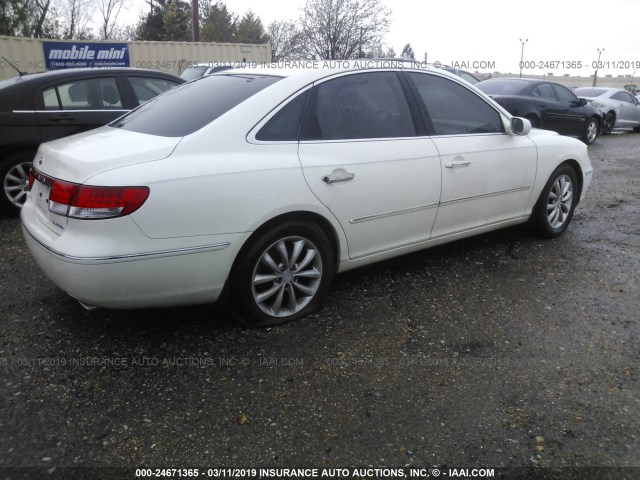 KMHFC46F36A131247 - 2006 HYUNDAI AZERA SE/LIMITED WHITE photo 4