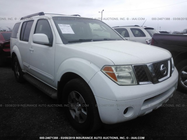 5N1AR18U25C786568 - 2005 NISSAN PATHFINDER LE/SE/XE WHITE photo 1
