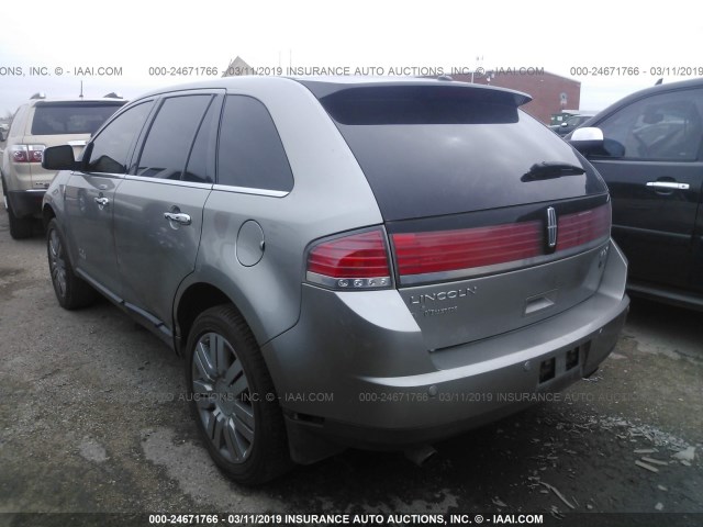 2LMDU68C88BJ24986 - 2008 LINCOLN MKX SILVER photo 3