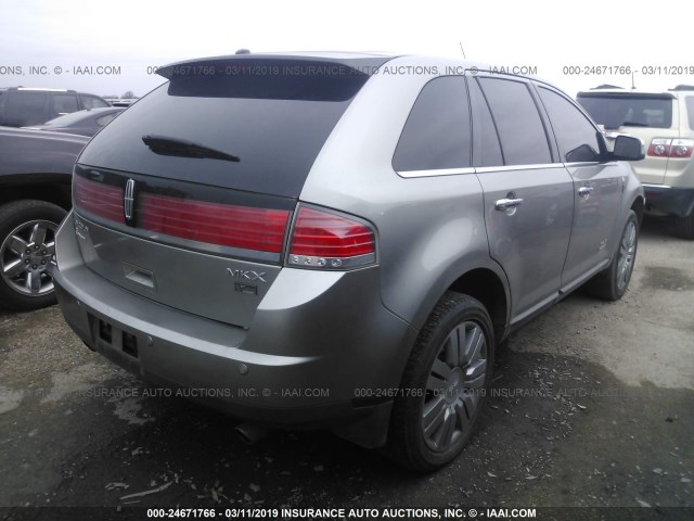 2LMDU68C88BJ24986 - 2008 LINCOLN MKX SILVER photo 4