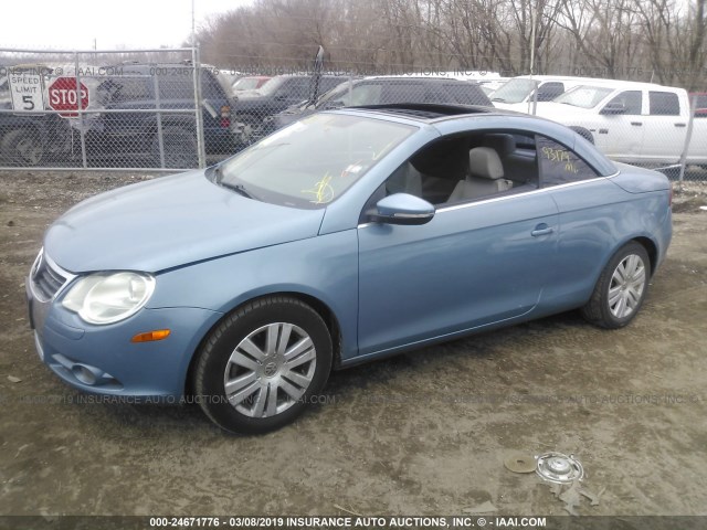 WVWBA71F29V004780 - 2009 VOLKSWAGEN EOS TURBO/KOMFORT BLUE photo 2