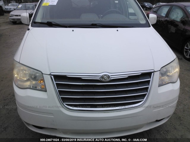 2A4RR5D13AR350673 - 2010 CHRYSLER TOWN & COUNTRY TOURING WHITE photo 6