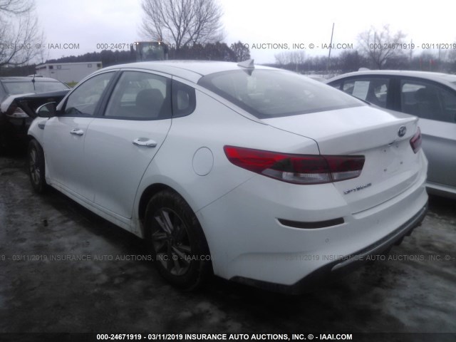 5XXGT4L35KG330673 - 2019 KIA OPTIMA LX/S WHITE photo 3