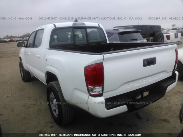 5TFAX5GN8JX129501 - 2018 TOYOTA Tacoma DOUBLE CAB/SR/SR5 WHITE photo 3