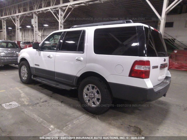 1FMFU15577LA92558 - 2007 FORD EXPEDITION XLT WHITE photo 3