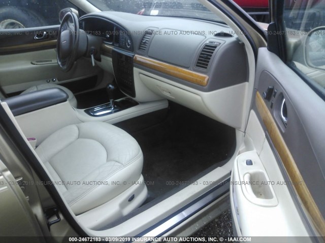 1LNFM97V8WY711049 - 1998 LINCOLN CONTINENTAL  GOLD photo 5
