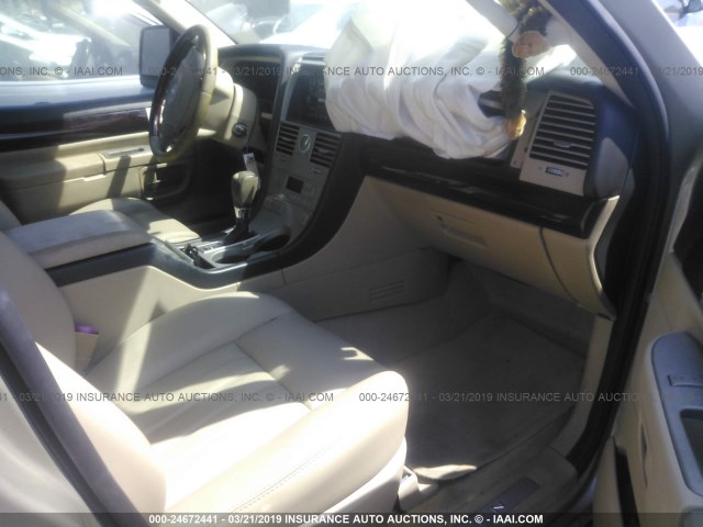 5LMEU88H45ZJ13416 - 2005 LINCOLN AVIATOR 灰色 照片 5