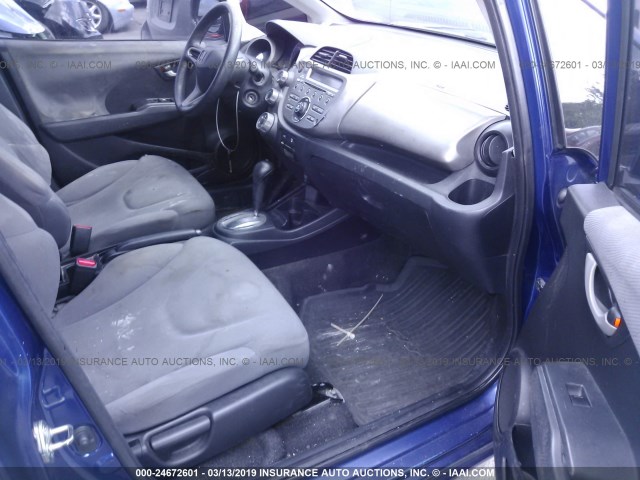 JHMGE88219S037143 - 2009 HONDA FIT BLUE photo 5