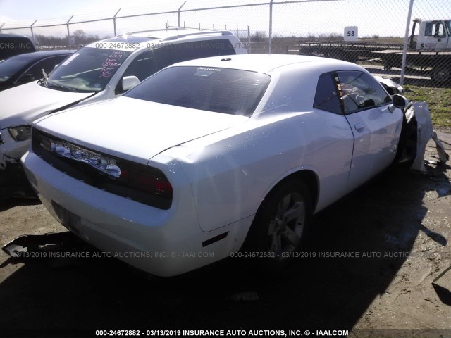 2C3CDYAGXCH189272 - 2012 DODGE CHALLENGER SXT WHITE photo 4