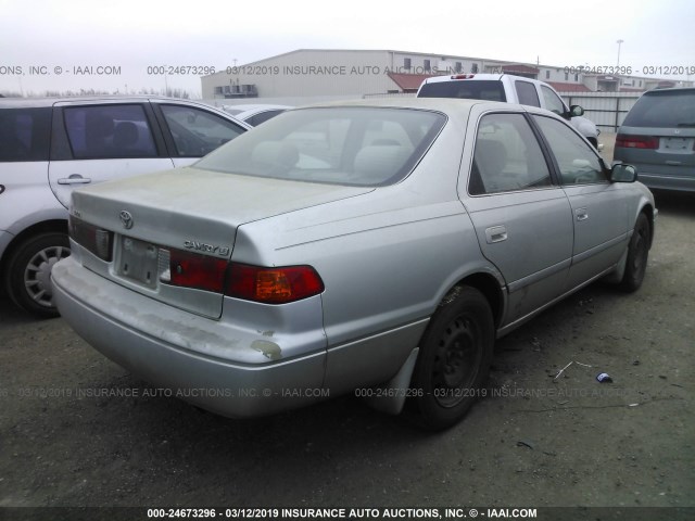 JT2BG22K210595765 - 2001 TOYOTA CAMRY CE/LE/XLE SILVER photo 4