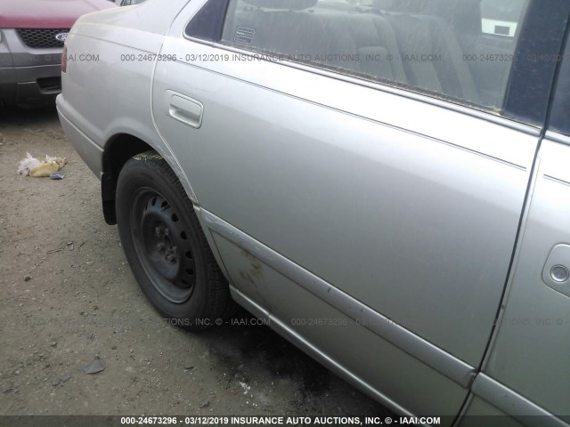 JT2BG22K210595765 - 2001 TOYOTA CAMRY CE/LE/XLE SILVER photo 6