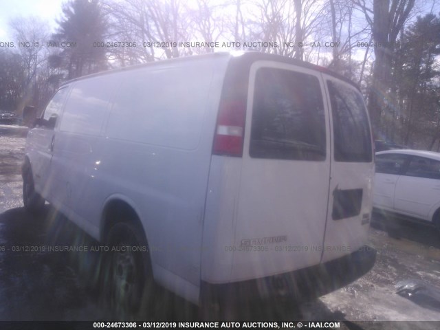 1GTHG35U851130380 - 2005 GMC SAVANA G3500 WHITE photo 3