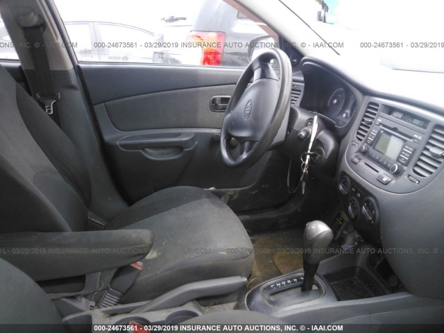 KNADE223396458127 - 2009 KIA RIO LX/SX SILVER photo 5