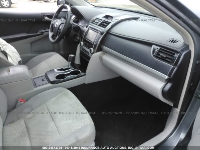 4T1BF1FK9CU074144 - 2012 TOYOTA CAMRY SE/LE/XLE 灰色 照片 5