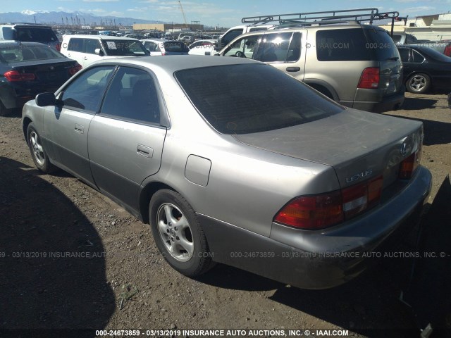 JT8BF28G3W0128843 - 1998 LEXUS ES 300 TAN photo 3