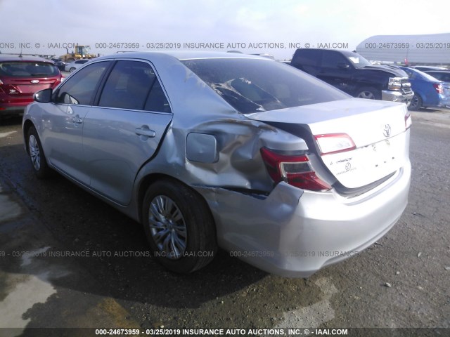 4T4BF1FK1ER432720 - 2014 TOYOTA CAMRY L/SE/LE/XLE 银色 照片 3