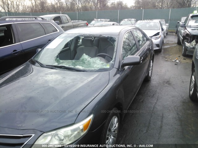 4T1BF3EK9BU155964 - 2011 TOYOTA CAMRY SE/LE/XLE GRAY photo 6