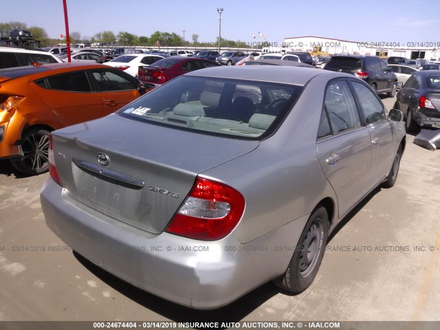 4T1BE32K24U335524 - 2004 TOYOTA CAMRY LE/XLE/SE SILVER photo 4