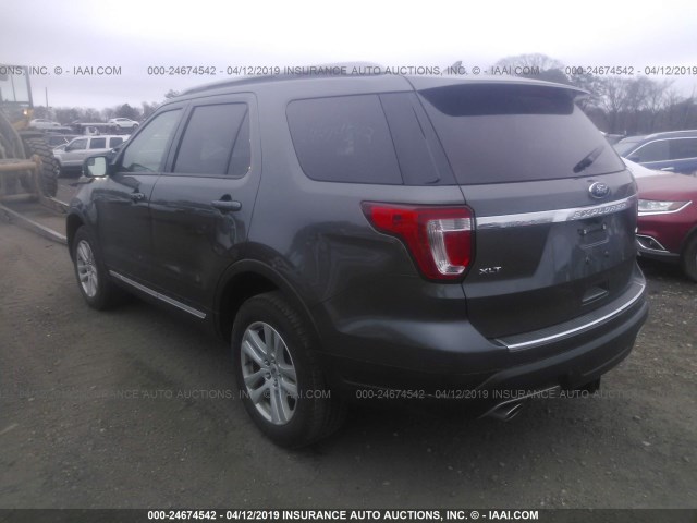 1FM5K8D82JGA33424 - 2018 FORD EXPLORER XLT GRAY photo 3