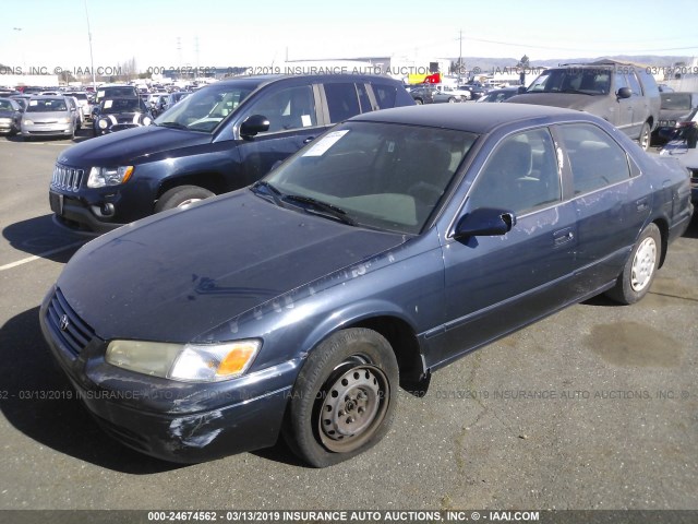 JT2BG22K6W0163557 - 1998 TOYOTA CAMRY CE/LE/XLE 蓝色 照片 2