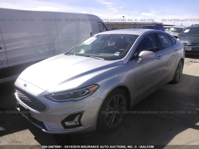 3FA6P0RU8KR120617 - 2019 FORD FUSION TITANIUM SILVER photo 2