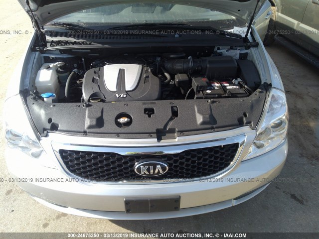 KNDMG4C72E6549801 - 2014 KIA SEDONA LX SILVER photo 10