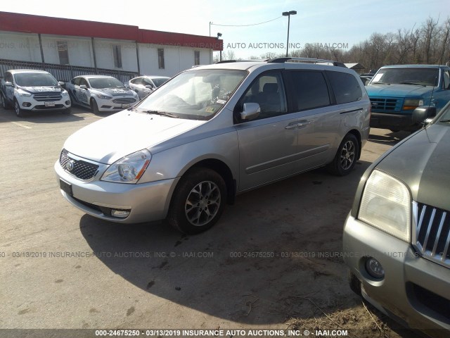 KNDMG4C72E6549801 - 2014 KIA SEDONA LX SILVER photo 2