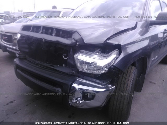 5TFRM5F18HX112511 - 2017 TOYOTA TUNDRA DOUBLE CAB SR/SR5 GRAY photo 6
