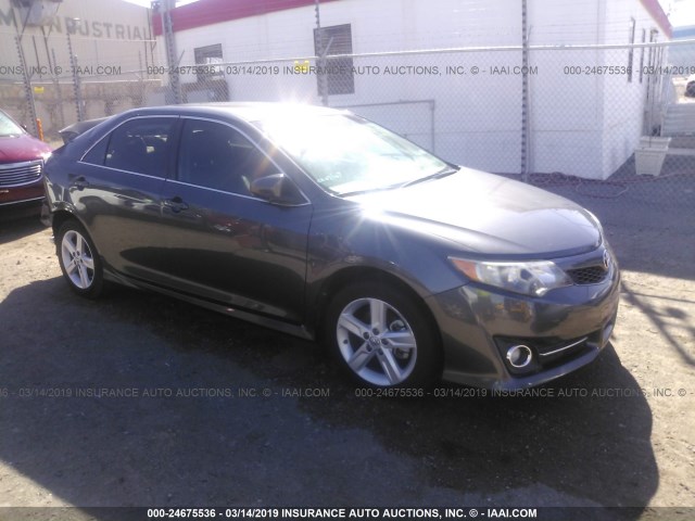 4T1BF1FK5DU249135 - 2013 TOYOTA CAMRY L/SE/LE/XLE 灰色 照片 1