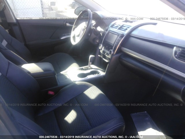 4T1BF1FK5DU249135 - 2013 TOYOTA CAMRY L/SE/LE/XLE 灰色 照片 5