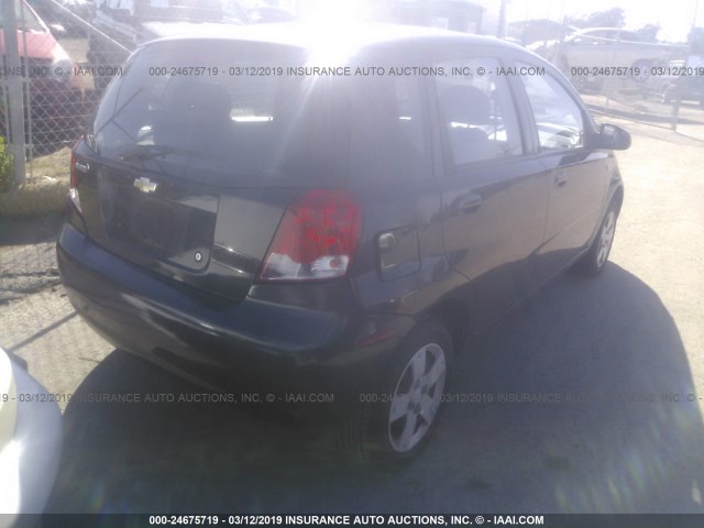 KL1TD66618B024038 - 2008 CHEVROLET AVEO LS BLACK photo 4