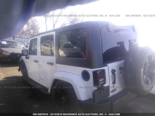 1C4BJWEG3DL691608 - 2013 JEEP WRANGLER UNLIMITE SAHARA WHITE photo 3