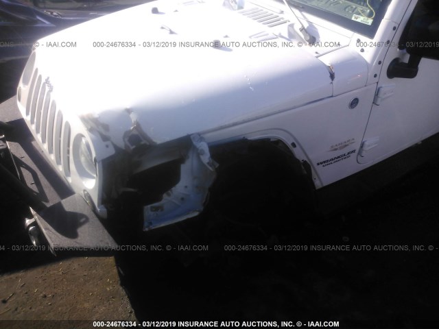 1C4BJWEG3DL691608 - 2013 JEEP WRANGLER UNLIMITE SAHARA WHITE photo 6