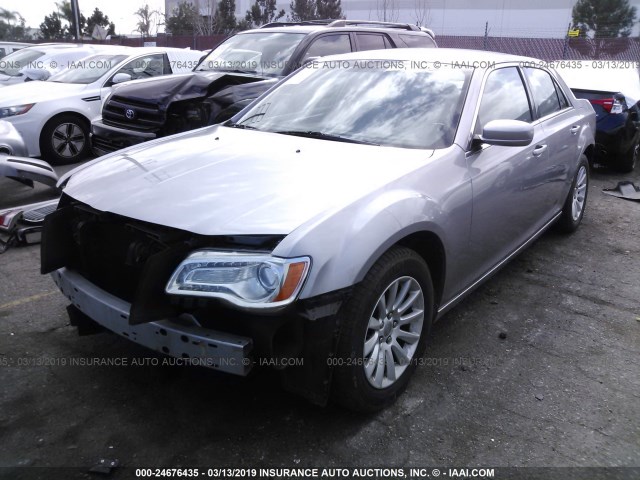 2C3CCAAG5DH574864 - 2013 CHRYSLER 300 SILVER photo 2