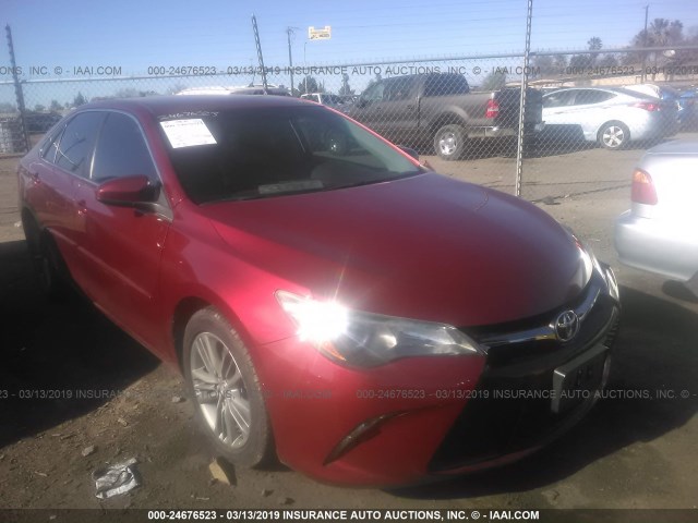 4T1BF1FK1FU978901 - 2015 TOYOTA CAMRY LE/XLE/SE/XSE წითელი ფოტო 1
