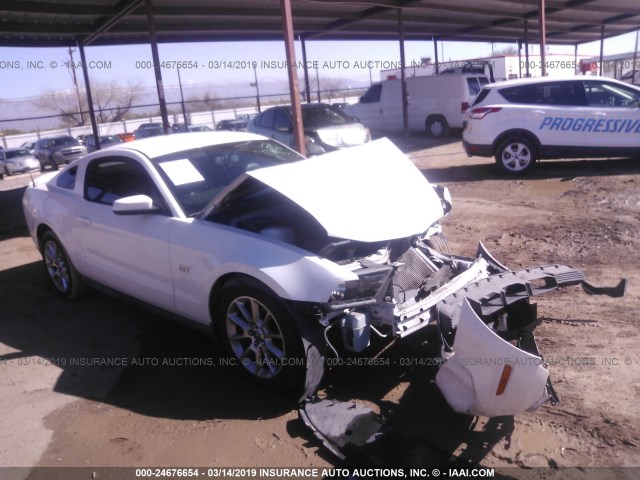 1ZVBP8CH4A5112709 - 2010 FORD MUSTANG GT WHITE photo 1