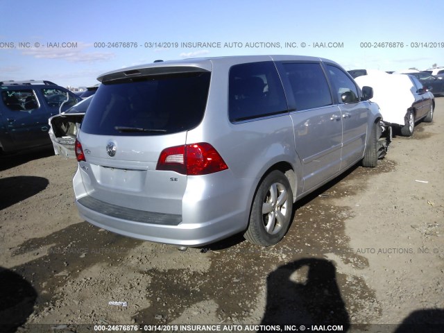 2V4RW3D18AR246043 - 2010 VOLKSWAGEN ROUTAN SE SILVER photo 4