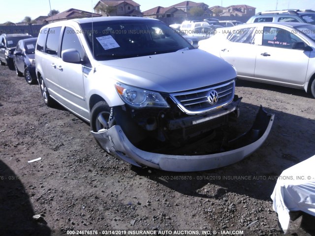 2V4RW3D18AR246043 - 2010 VOLKSWAGEN ROUTAN SE SILVER photo 6